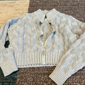 Forever 21 Cropped gray zip up mock neck sweater. Size Large